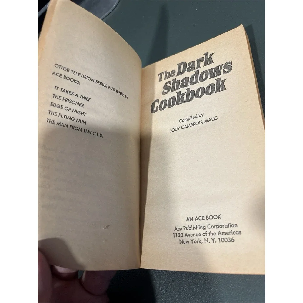 Vintage 70s The Dark Shadows Cookbook Jody Cameron Malis TV Horror First Edition